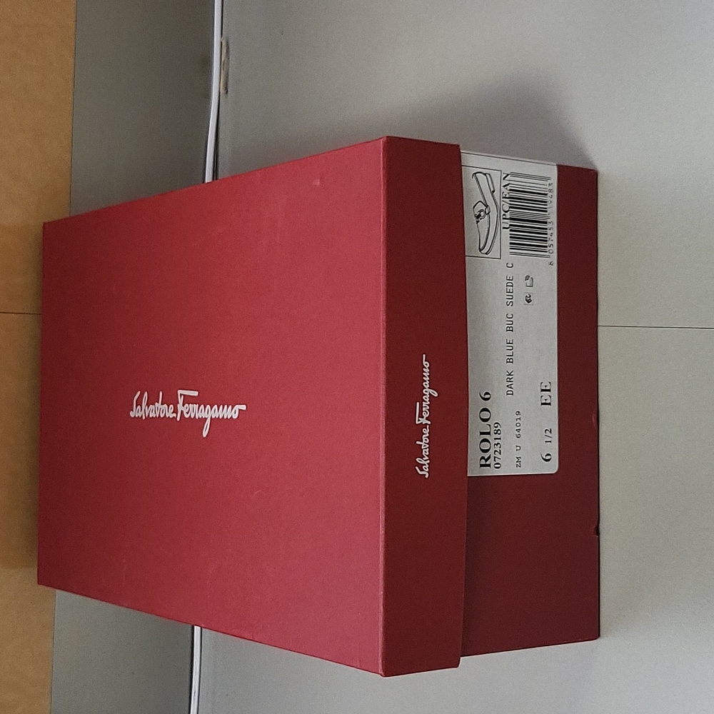 Salvatore Ferragamo shoe box w/ paper inside no shoes